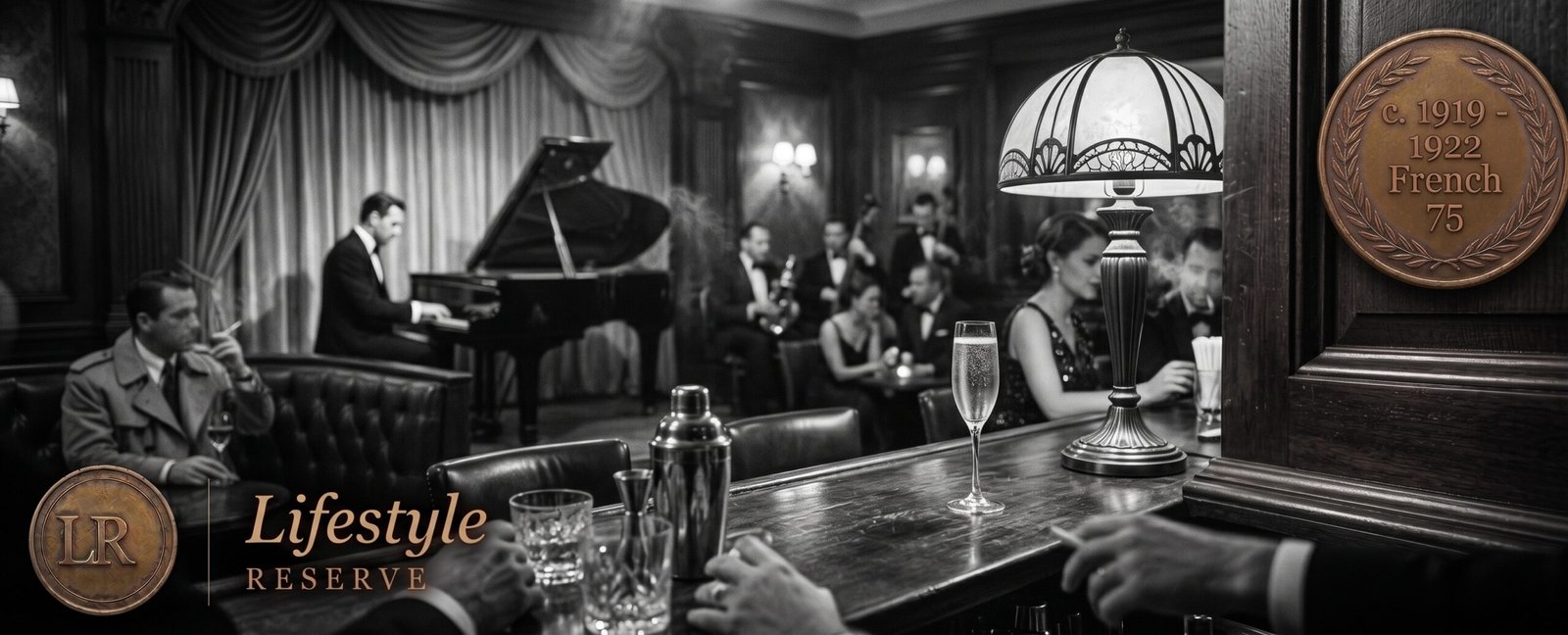 Salão elegante de hotel parisiense do início do século XX com taças e convidados desfocados, clima festivo.