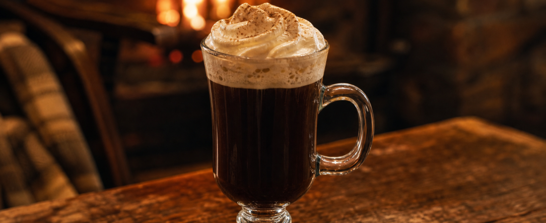 Irish Coffee: história, técnica e receita clássica | Lifestyle Reserve